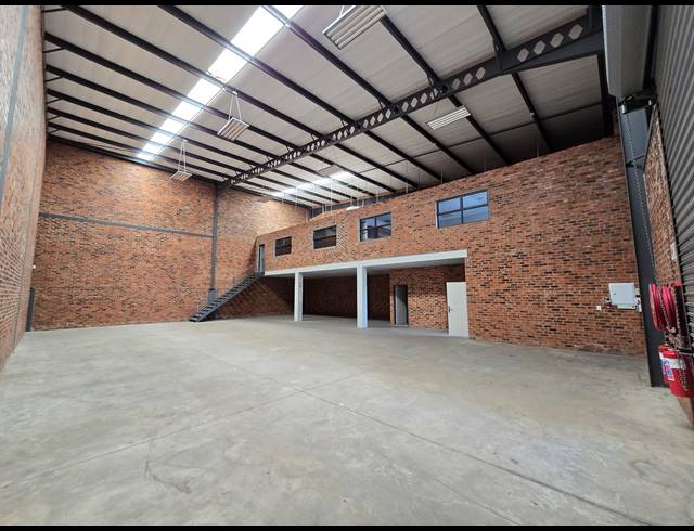 430M² WAREHOUSE TO LET IN TUNNEY